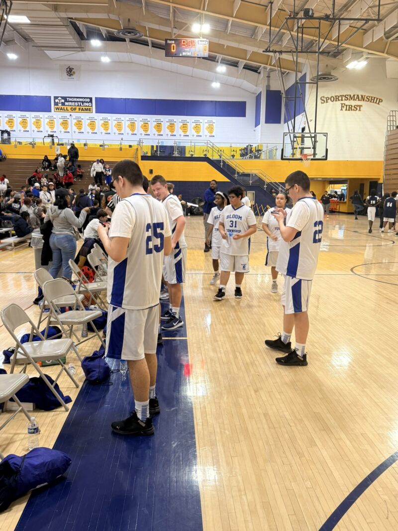 Image for the Tweet beginning: The Special Olympics team has