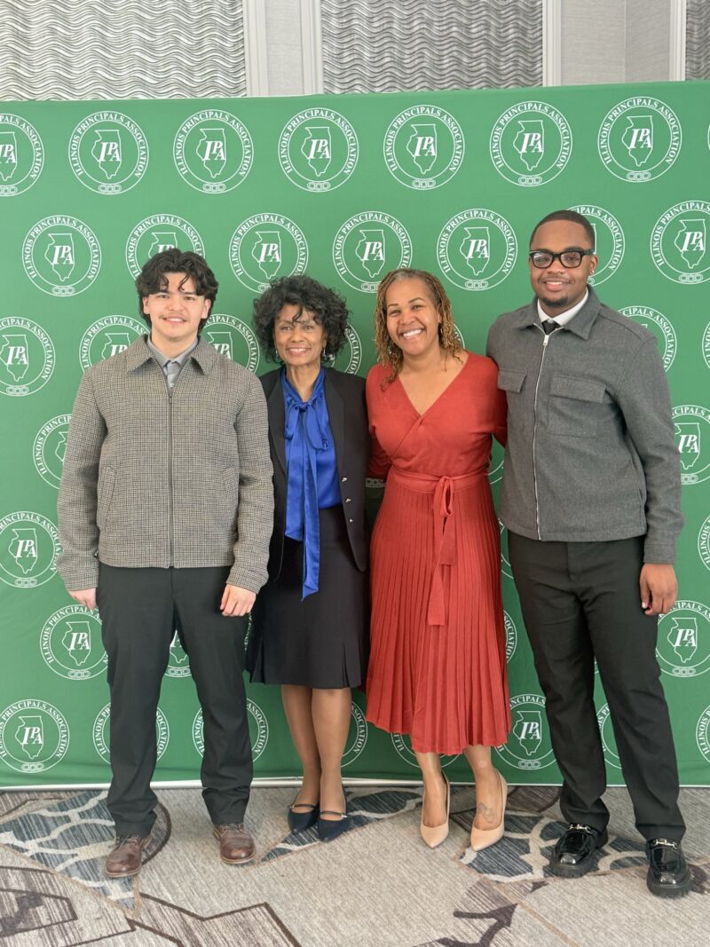 Image for the Tweet beginning: Celebrating two outstanding students at